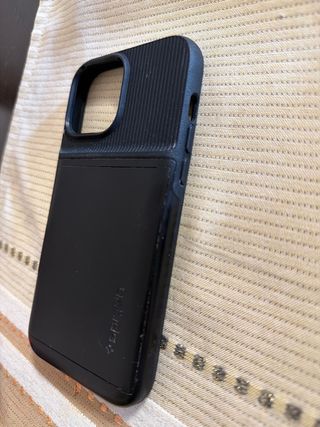 Cover protettiva per iPhone 13 Pro Max di Spigen