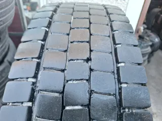 215 75 R17.5 Dunlop - 1 neumático camión