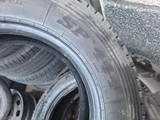 215 75 R17.5 Dunlop - 1 neumático camión