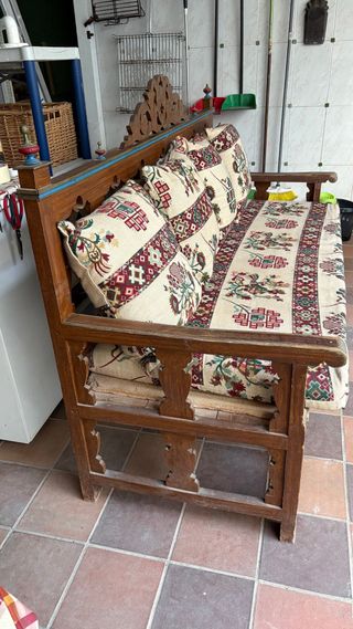 Banca antigua de madera en buen estado (190cm).