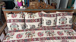 Banca antigua de madera en buen estado (190cm).