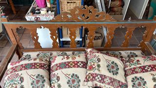 Banca antigua de madera en buen estado (190cm).