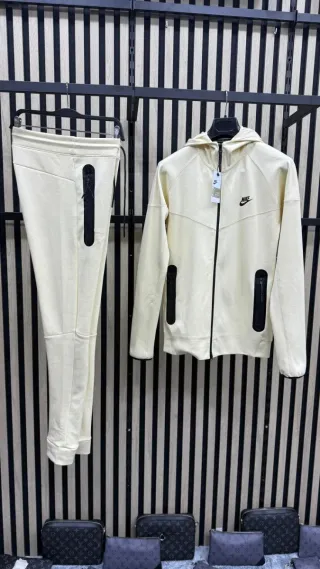 Conjunto NIKE TECH (Diferentes modelos)