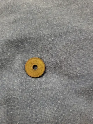 Moneda de 5 yenes japonesa