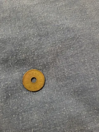 Moneda de 5 yenes japonesa