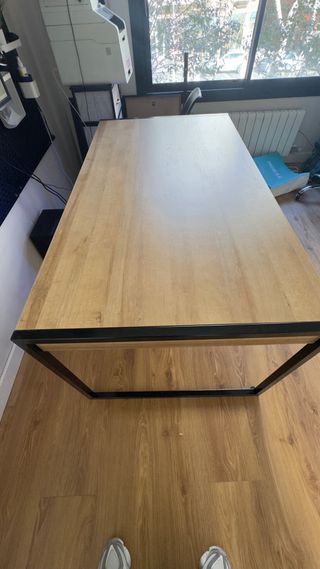 Mesa comedor madera y pie hierro negro