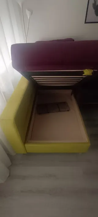 Sofá Chaise Longue grande!!Morado y verde pistacho