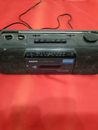 Radio Cassette Sanyo Negro