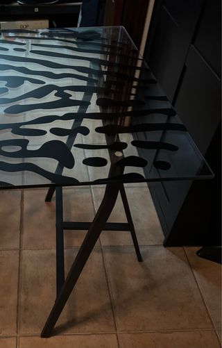 Mesa de estudio cristal y metal