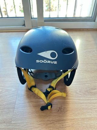 Casco deportes acuáticos Sooruz Talla XS