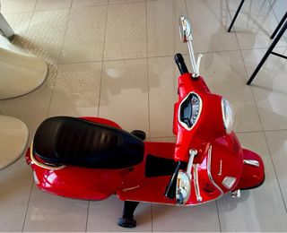 Vespa GTS Eléctrica Infantil Roja