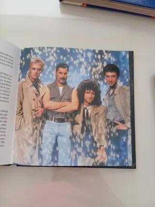 Queen A Kind Of Magic Libro