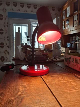 LÁMPARA DE ESCRITORIO FLEXIBLE ROJA