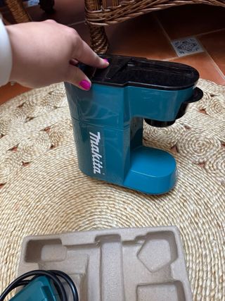 Makita DCM500Z Cafetera Inalámbrica 18V