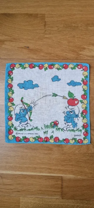 Pañuelo antiguo Los Pitufos PEYO 1983