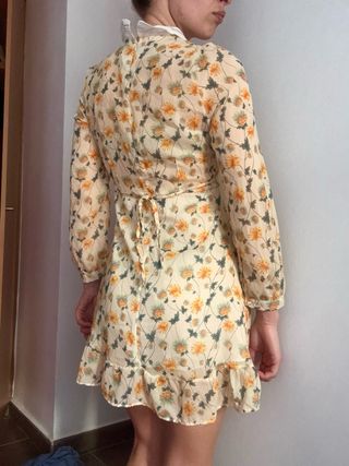 Vestido YPY floral con cuello blanco