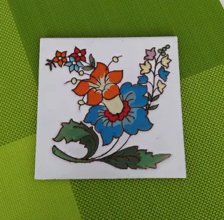 Azulejo de cerámica decorado