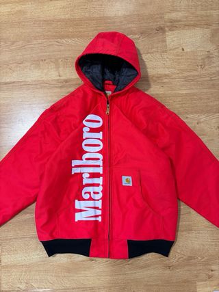 Casaco Carhartt x Marlboro Vermelho