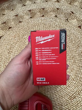 Cargador Milwaukee M12 + Batería 3Ah