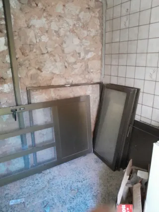 Puerta y ventanas de aluminio