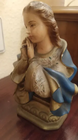 Antiguo busto de la Virgen Maria