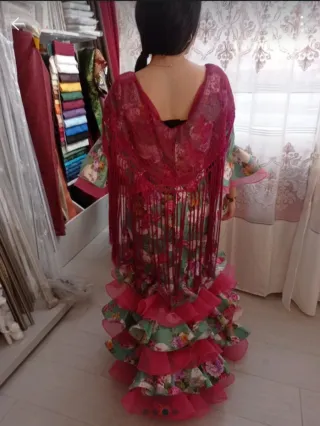 Traje Flamenca Flores y Lunares