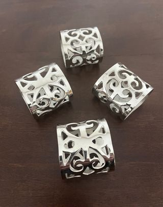 Portatovaglioli di design in metallo argentato