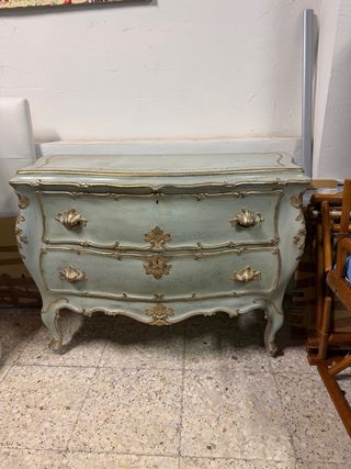 Cómoda veneciana original con sello