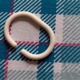 Gancio a S in plastica bianca