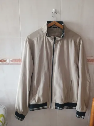 Cazadora Zara Hombre Beige