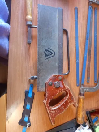 Serrucho y sierra marquetería