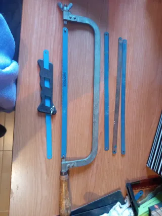 Serrucho y sierra marquetería