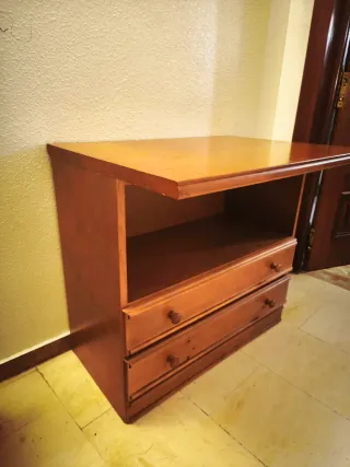 Mesa escritorio de madera con 2 cajones