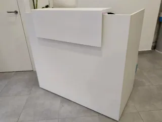 Mostrador blanco