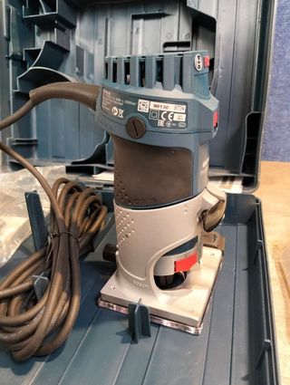 Fresadora de cantos Bosch GKF 600 Professional