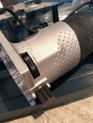 Fresadora de cantos Bosch GKF 600 Professional