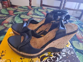 Sandalias de piel negras