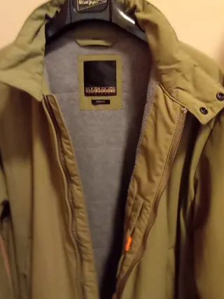 Chaquetas Napapijri azul y verde oliva