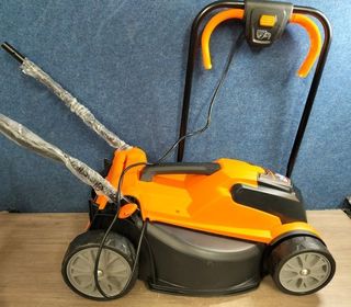 Cortacésped LawnMaster CLMF2434G 24V 34cm