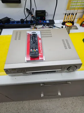 JVC HR-S6600 Super VHS Mando universal