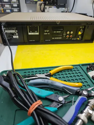 JVC HR-S6600 Super VHS Mando universal