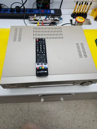 JVC HR-S6600 Super VHS Mando universal