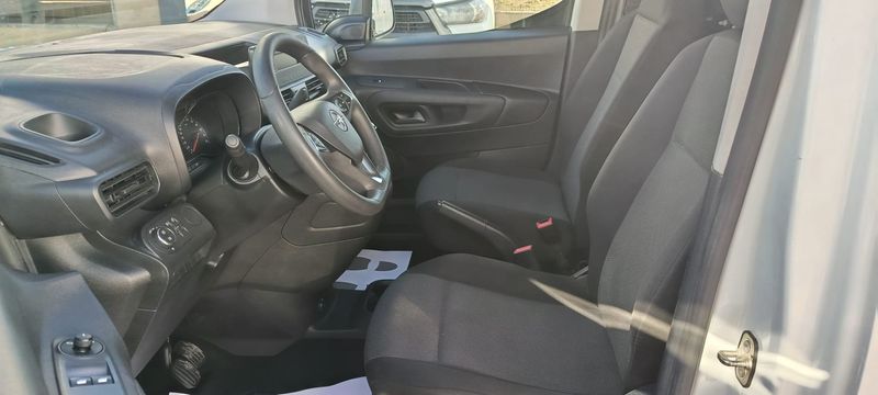 Opel Combo 2022, foto 10