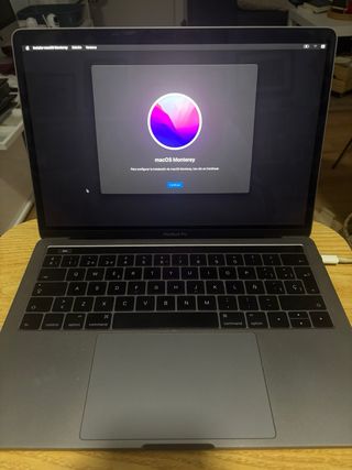 MacBook Pro 13" (2016) • Touch Bar • 4 puertos
