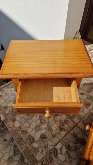 Mesitas de noche provenzal de madera