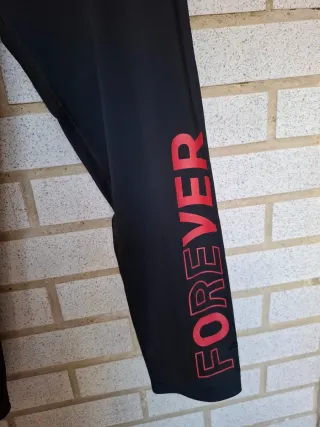 Mallas deportivas negras con detalle rojo XL