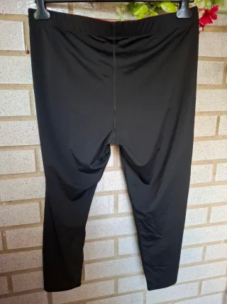 Mallas deportivas negras con detalle rojo XL