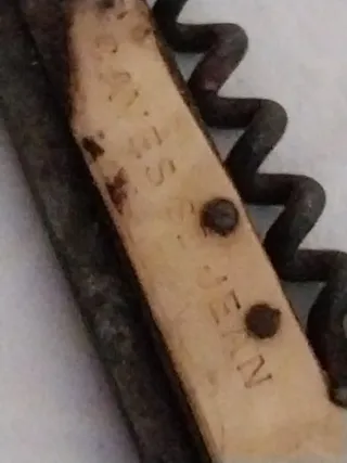 Vecchia lama D.E.A.L.S. con cavatappi