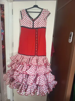 Traje de flamenca rojo y blanco lunares 44/46
