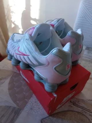 Zapatillas Nike Shox Mujer Blancas y Rosas